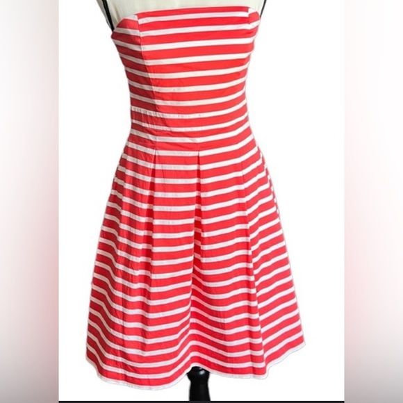 GAP Dresses & Skirts - Gap coral/white strapless dress